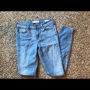 Bullhead Mid Rise Skinniest Jeans